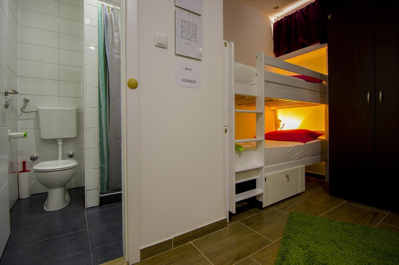Dioklecijan Delux Hostel Split Exterior photo